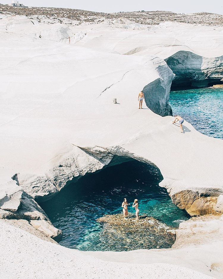 Το γαλάζιο της Ελλάδας κόβει την ανάσα σε 13 φωτογραφίες