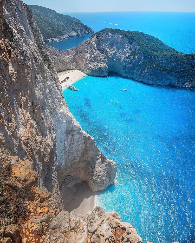 Ταξιδεύοντας σε υπέροχα μέρη μέσα από ένα προφίλ