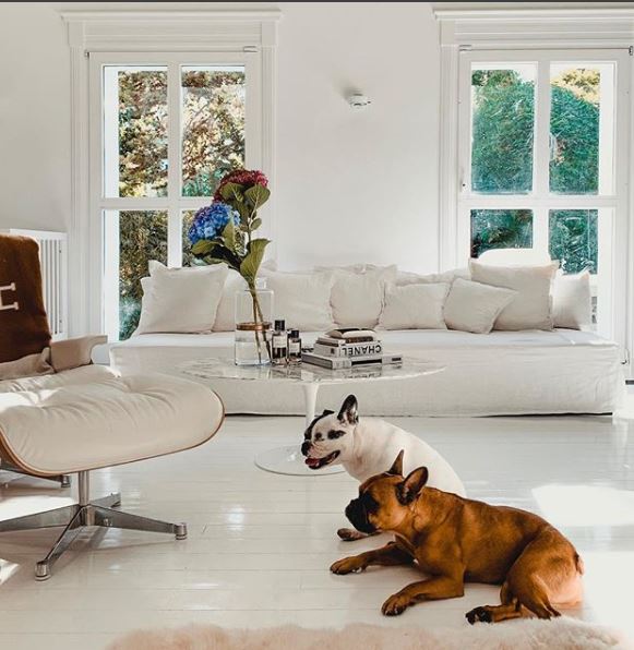 Πώς διακοσμούν το σπίτι τους τα κορίτσια της μόδας;