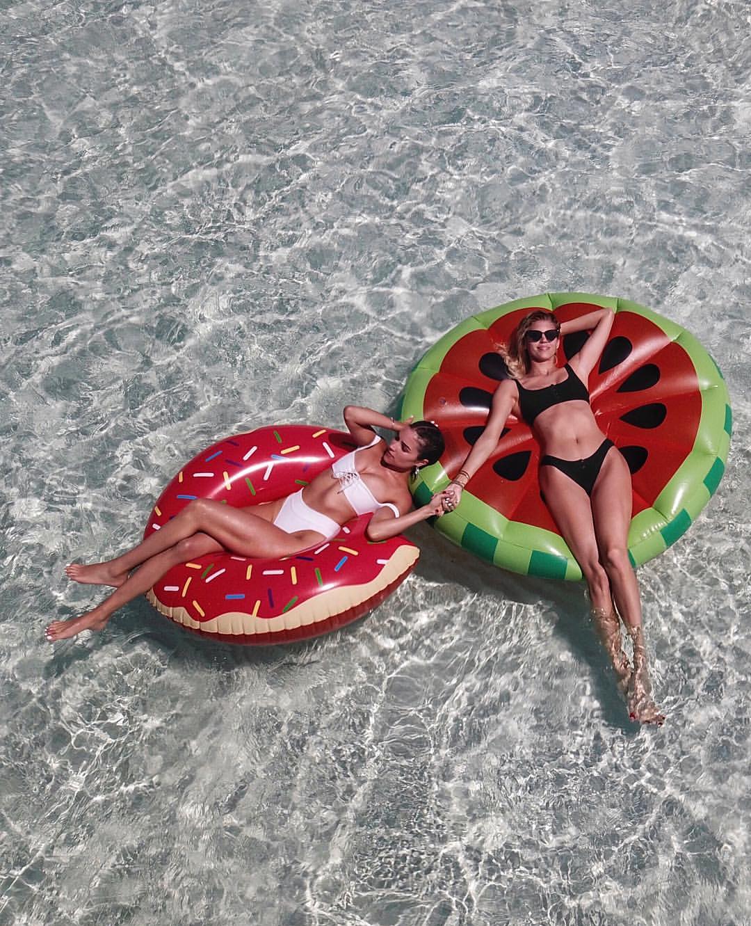 Το μαγιό της Olivia Culpo θα φορεθεί πολύ στις παραλίες