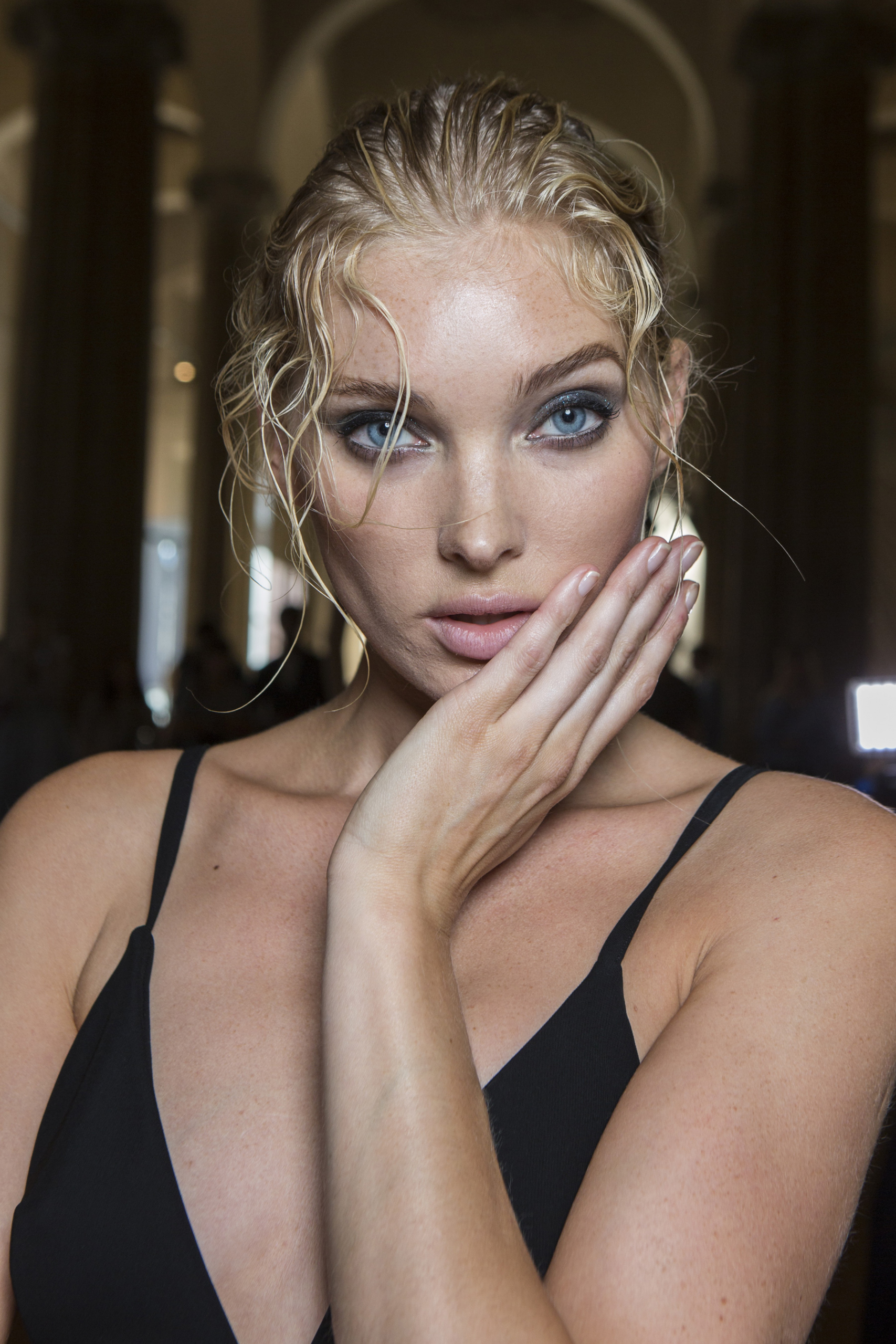 5 face mists που πρέπει να έχεις πάντα στην τσάντα σου