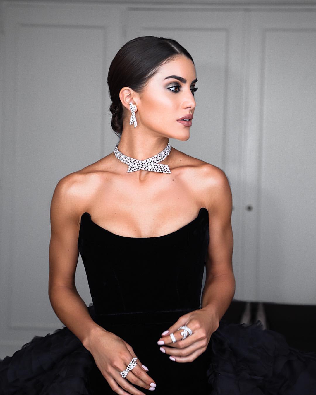 Δεν θα πιστέψεις πόσο κόστισε το λουκ της Camila Coelho στις Κάννες