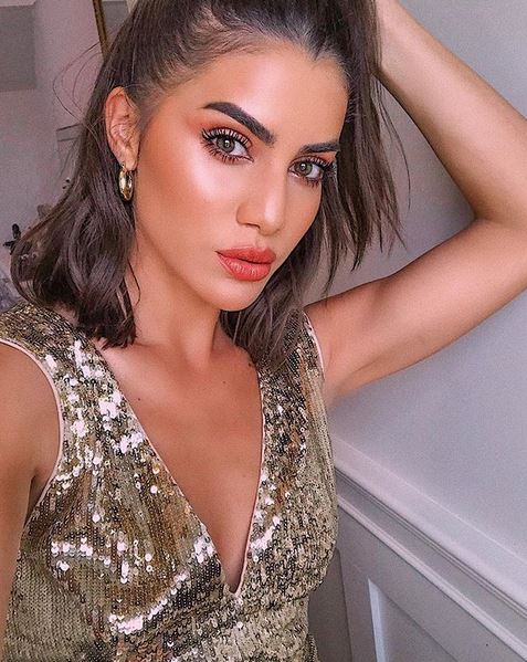 Ένα beauty look που θα σε ταξιδέψει σε τροπικούς προορισμούς