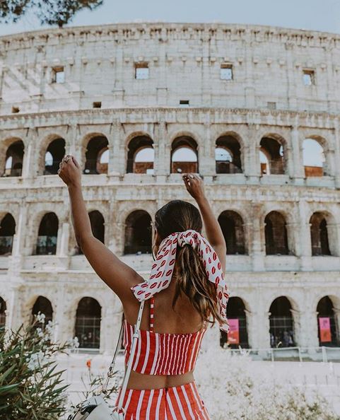 Πώς θα φορέσεις το φουλάρι στα μαλλιά σου;