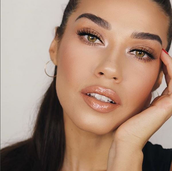 To μακιγιάζ που ταιριάζει σε όλες τις μελαχρινές
