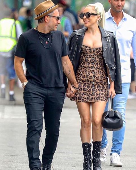 Η Lady Gaga αρραβωνιάστηκε!