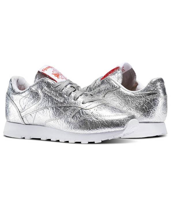 Τα sneakers της Gigi Hadid κοστίζουν λιγότερο από €50