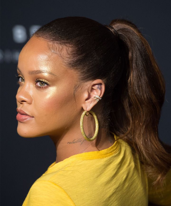 Τα tips της Rihanna για να απλώσεις σωστά το highlighter