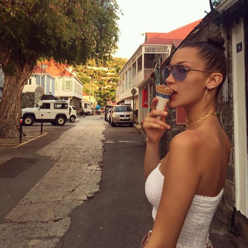 Τα ωραιότερα χτενίσματα της Bella Hadid