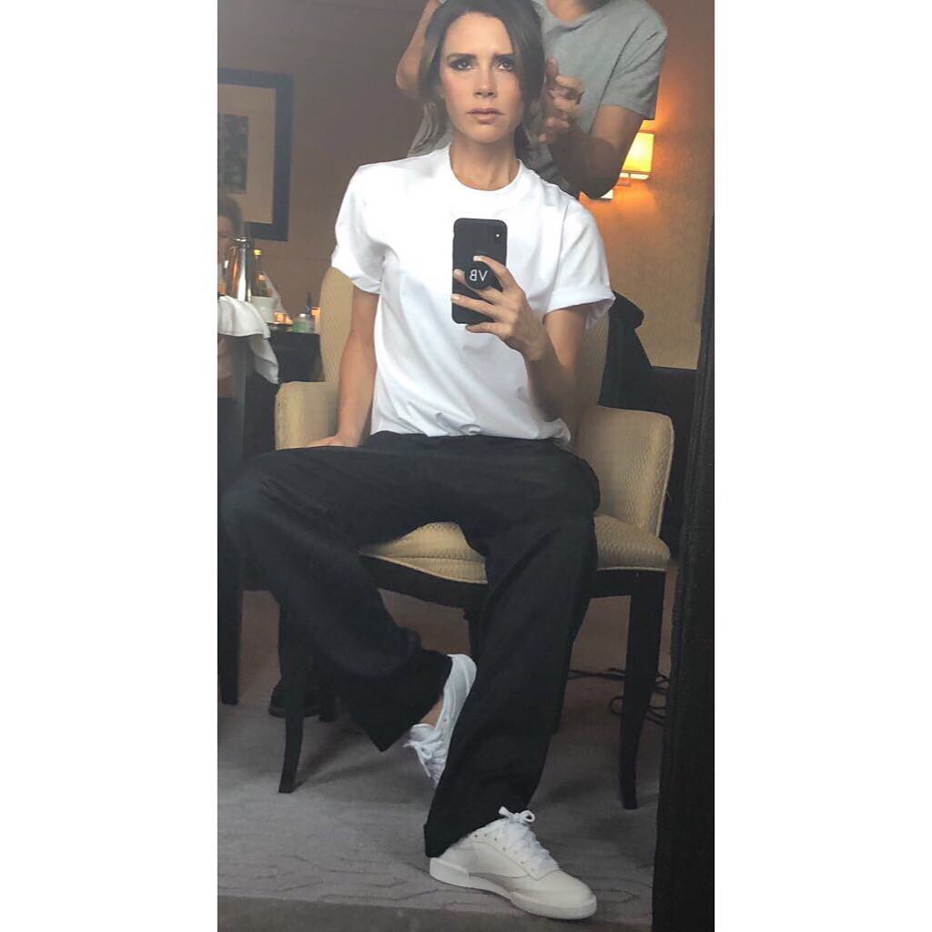 Τα νέα αγαπημένα sneakers της Victoria Beckham