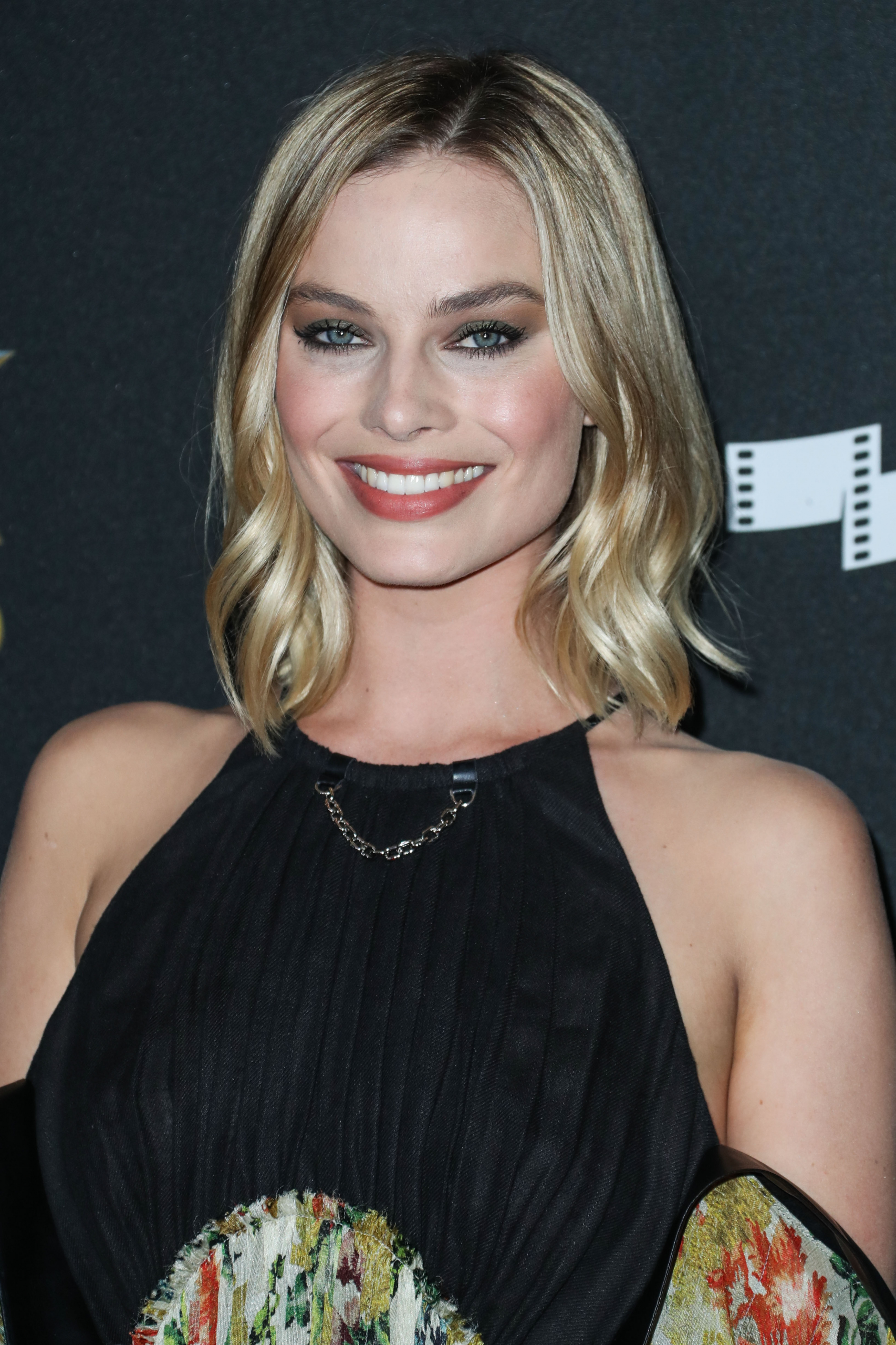 Margot Robbie: «Πολλές φορές βάζω τα κλάματα»
