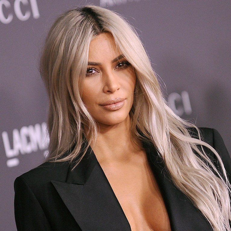 Kim Kardashian: Πόσα χρήματα κερδίζει σε 1';