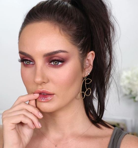 Φωτιά στα κόκκινα: Πώς θα δημιουργήσεις το πιο ενδιαφέρον beauty look της σεζόν