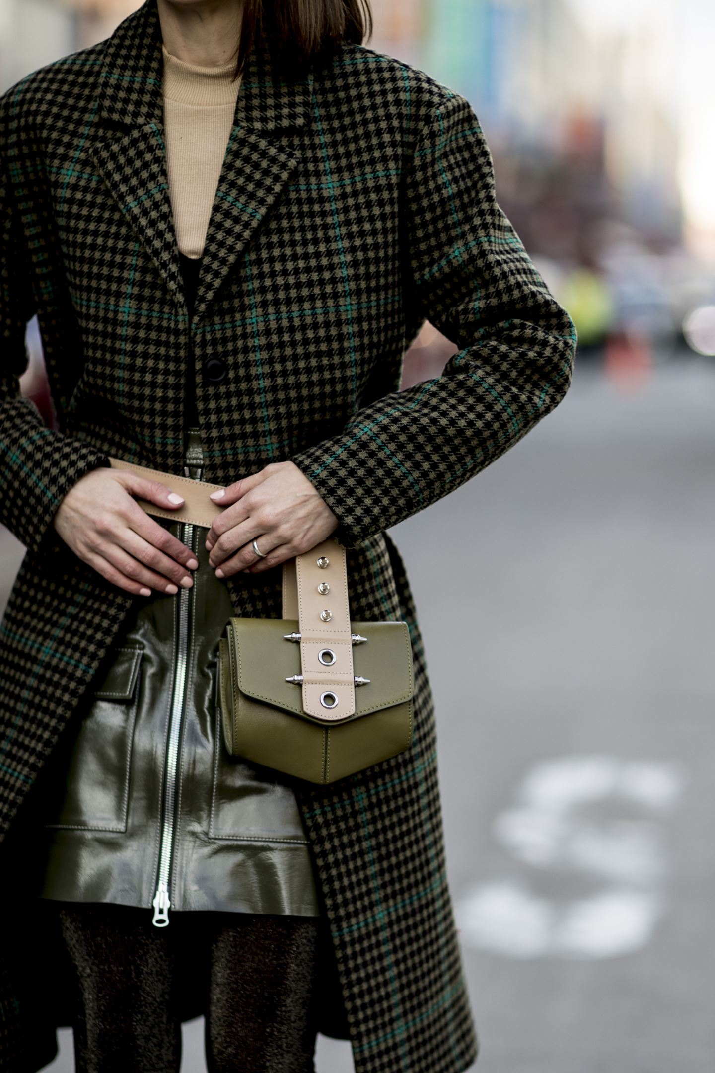 Check this out: Τα καρό κάνουν θραύση στο street style