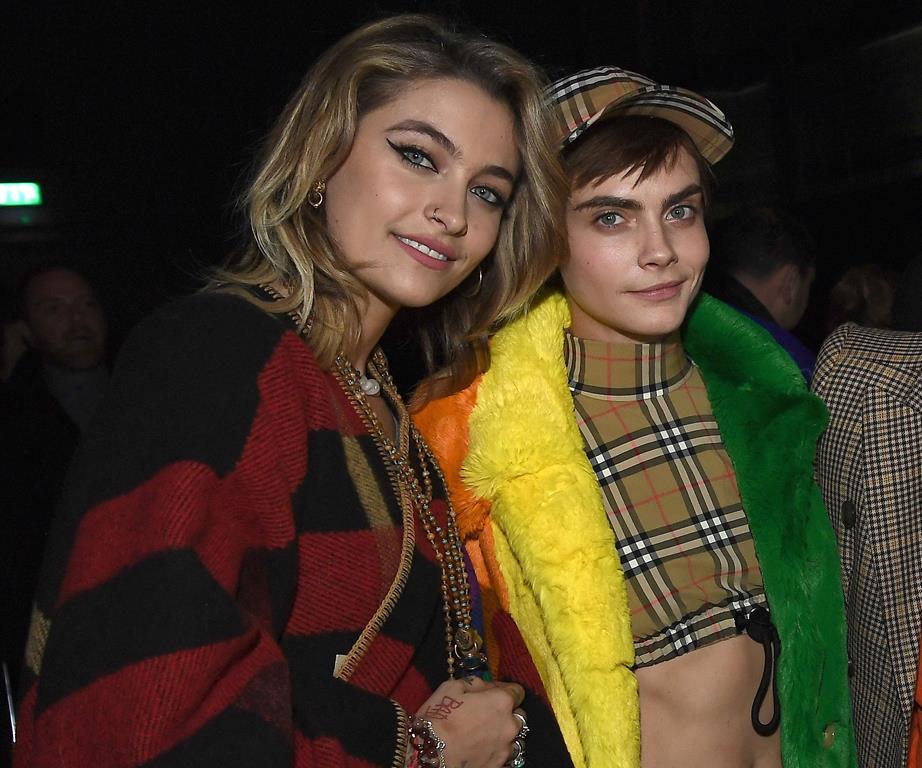 Paris Jackson & Cara Delevingne: Είναι ζευγάρι;