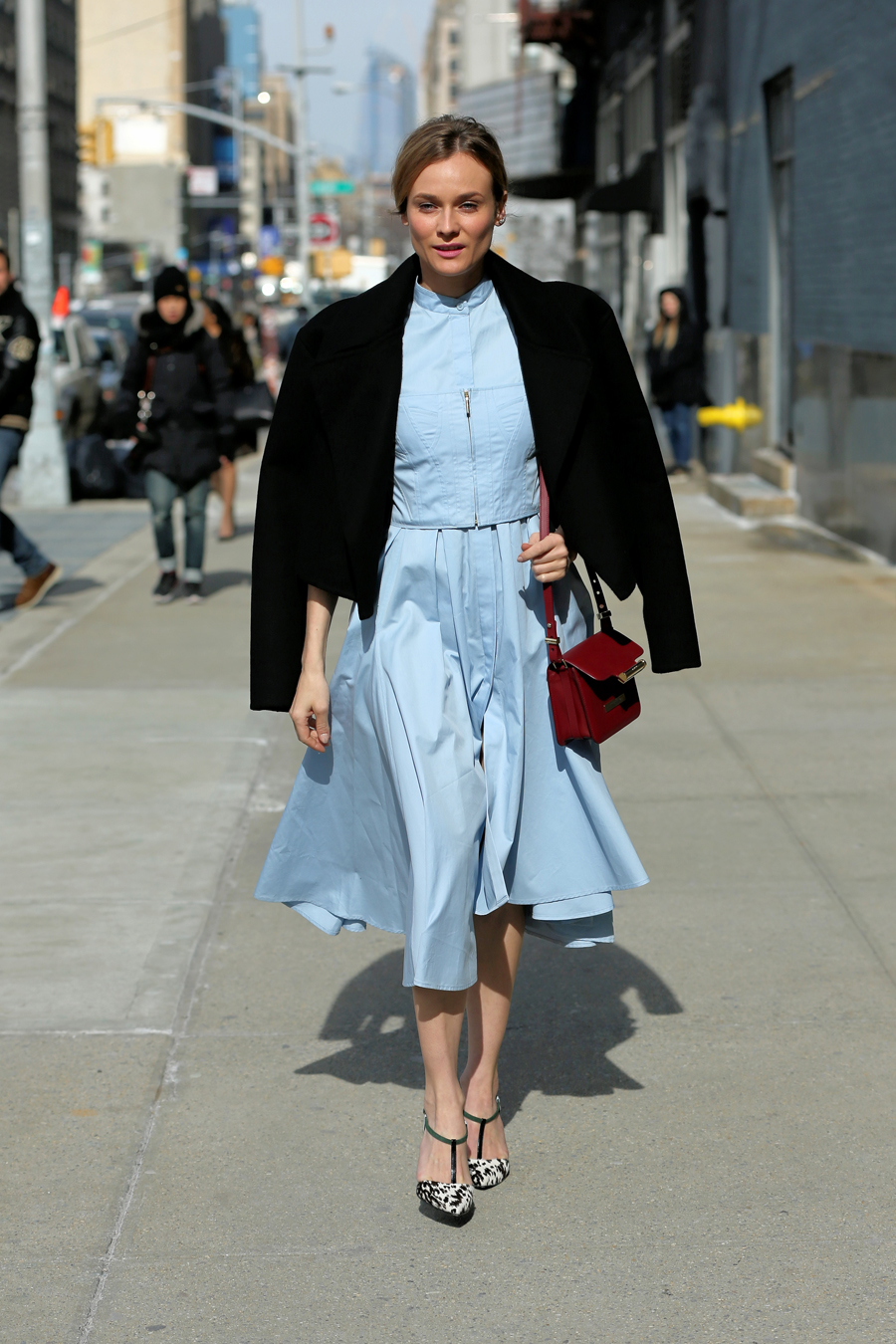 Ανανεώστε την γκαρνταρόμπα σας με ιδέες από τις σταρ