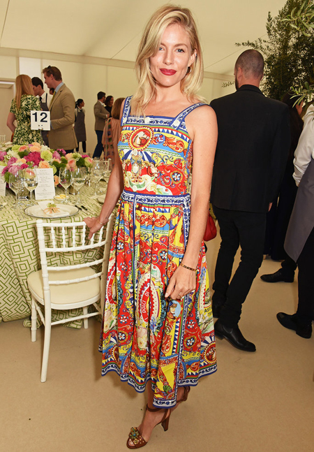 6 αέρινα φορέματα από την γκαρνταρόμπα των celebrities