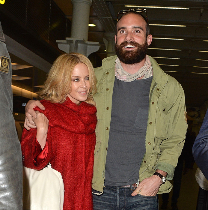 Kylie Minogue: Την απάτησε ο σύντροφός της;