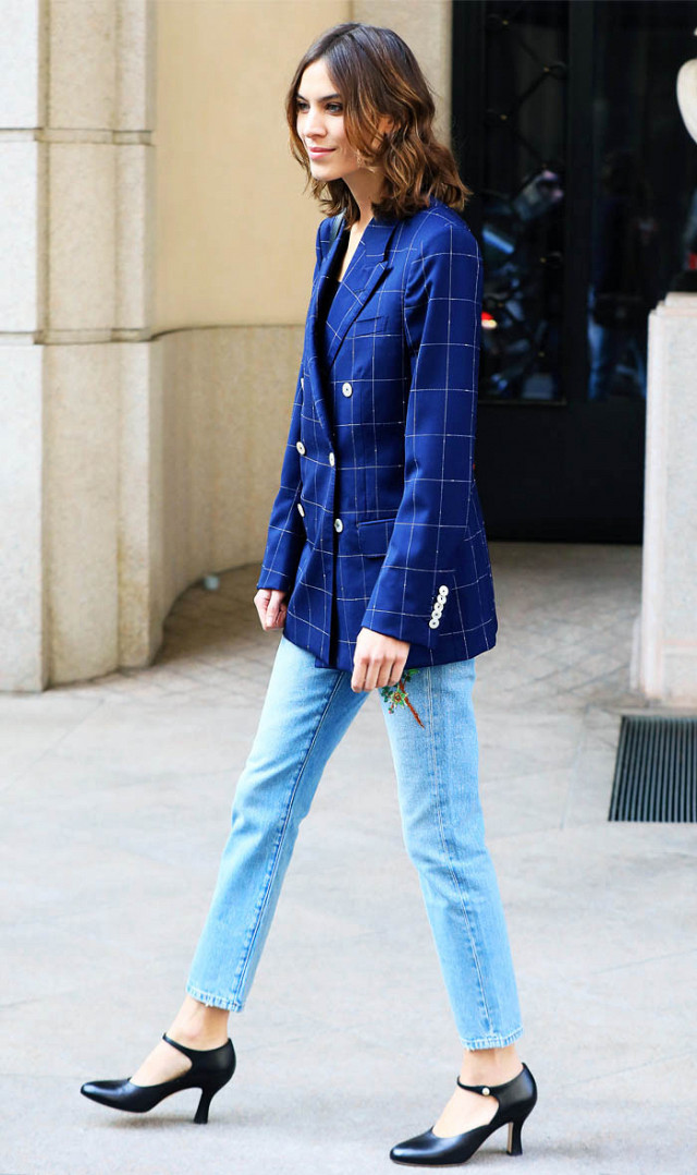Look of the day: Το casual chic style της Alexa Chung