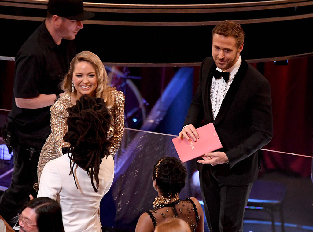 Ποια ήταν η γυναίκα που συνόδευσε τον Ryan Gosling στα Oscar;