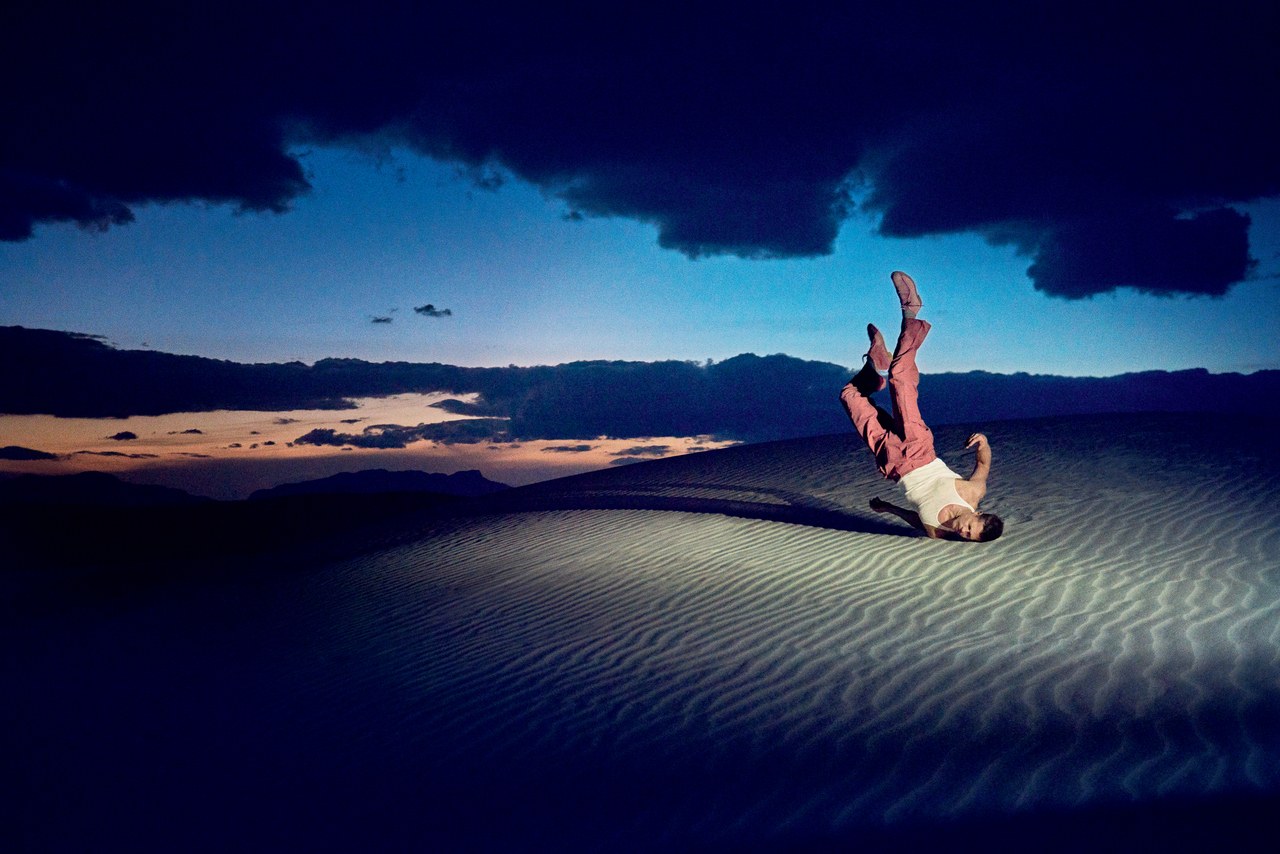 Βουρκώνει ο Brad Pitt στην πιο εντυπωσιακή φωτογράφιση της καριέρας του