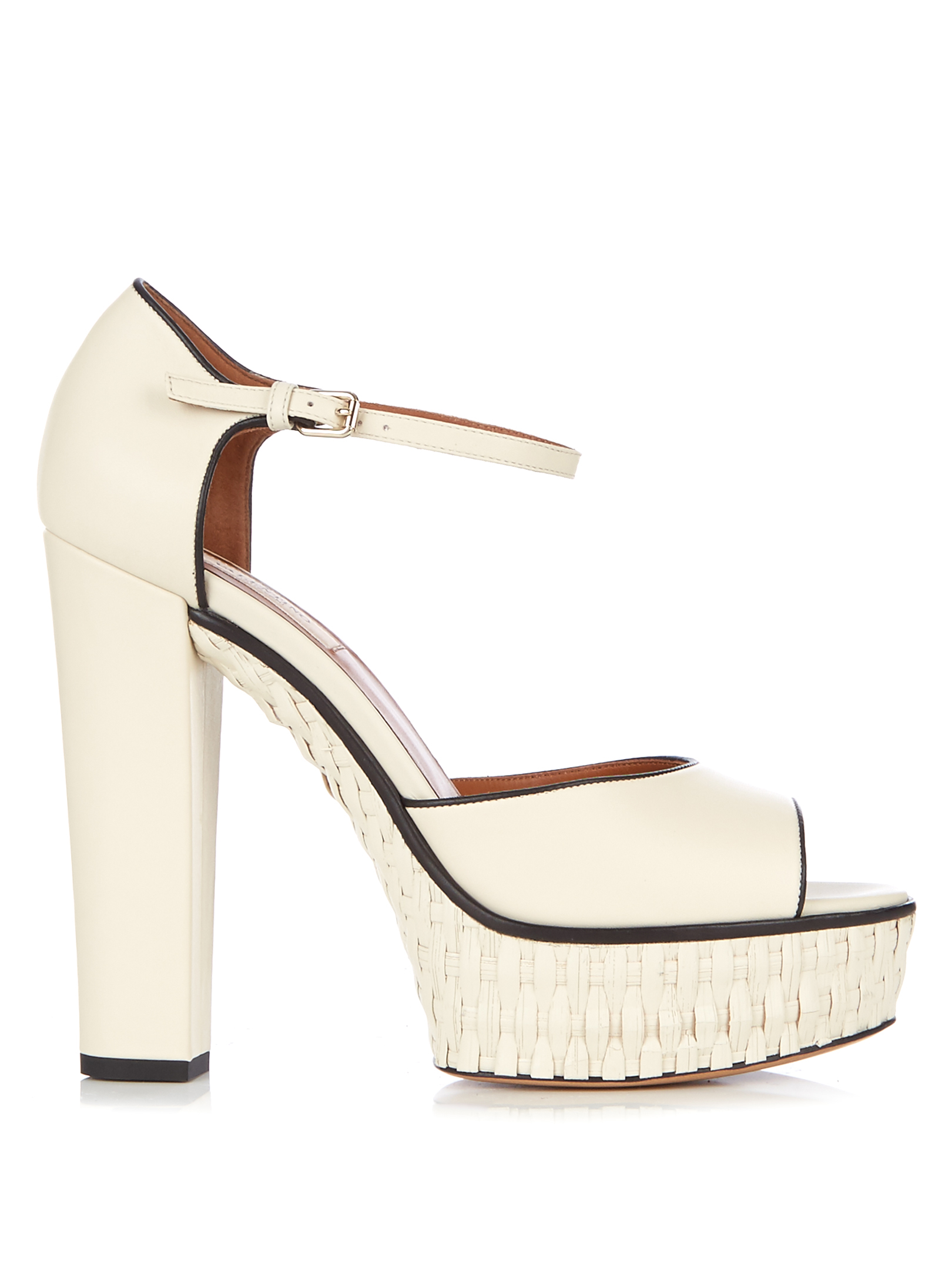 Αυτό το καλοκαιρινό φόρεμα ταιριάζει σε όλες