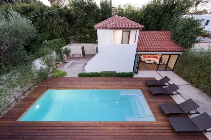 Η Rihanna νοικιάζει τη βίλα της