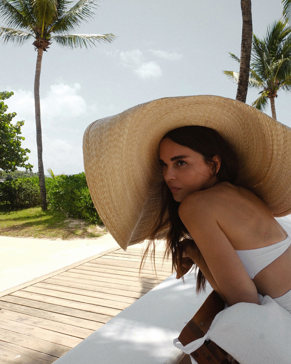 La Bomba hat: Ποιες σταρ το φόρεσαν;