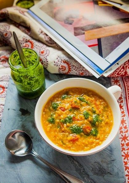 Μια λαχταριστή σούπα με φακές και πάπρικα έτοιμη σε λίγα λεπτά