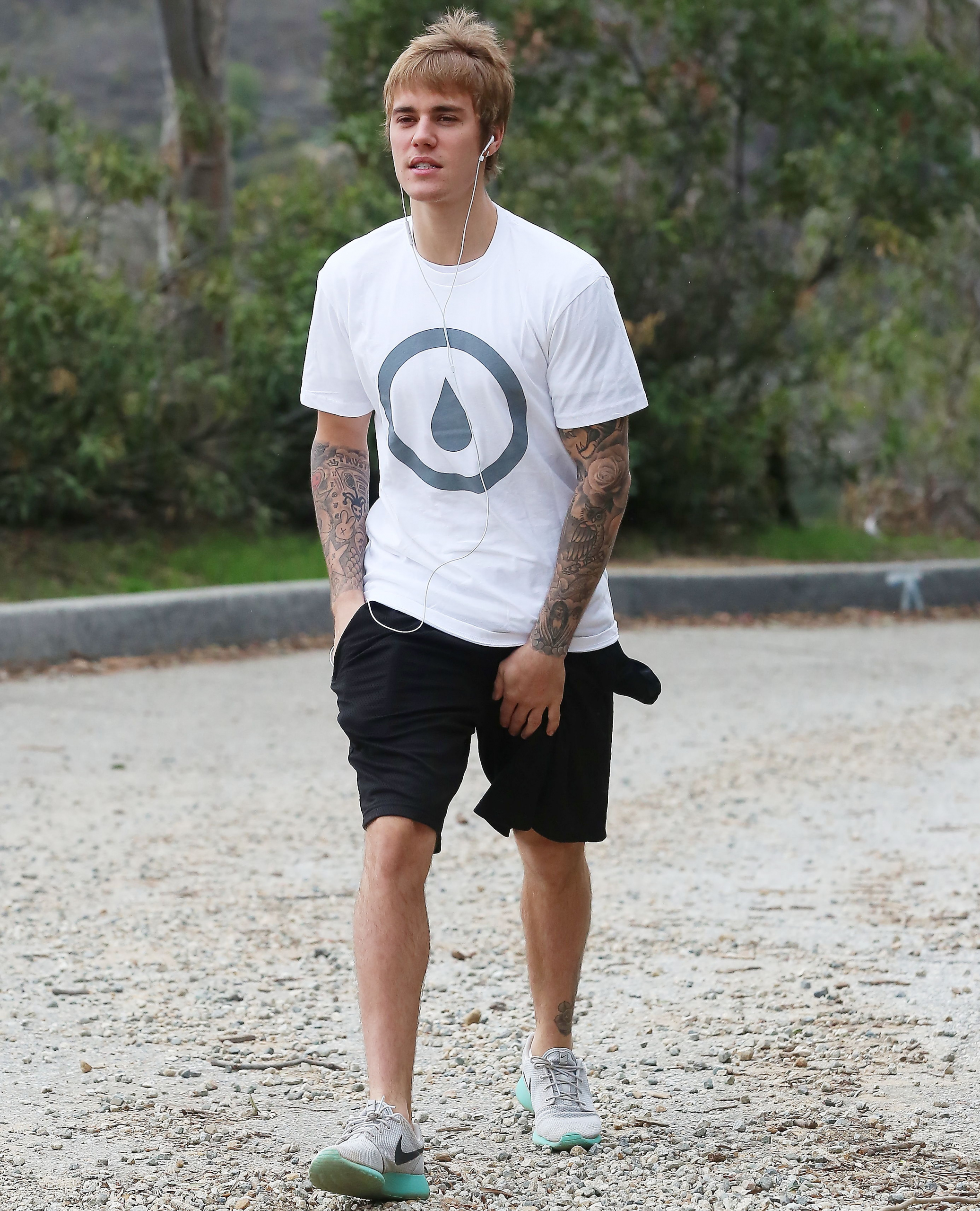 Οι σταρ που γυμνάζονται με πεζοπορία