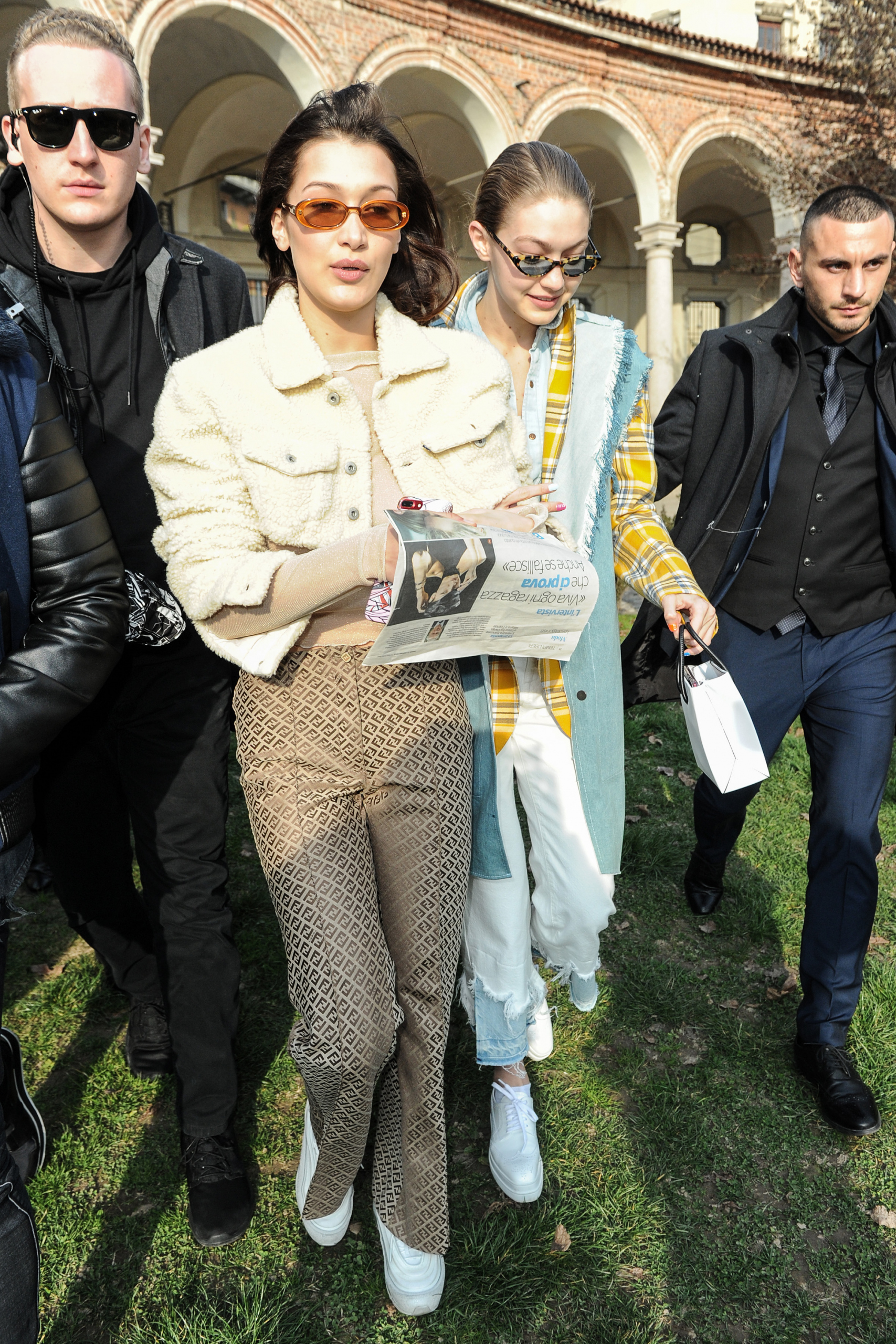 Η εμφάνιση των Gigi & Bella Hadid που συζητήθηκε (δες τις φωτό)