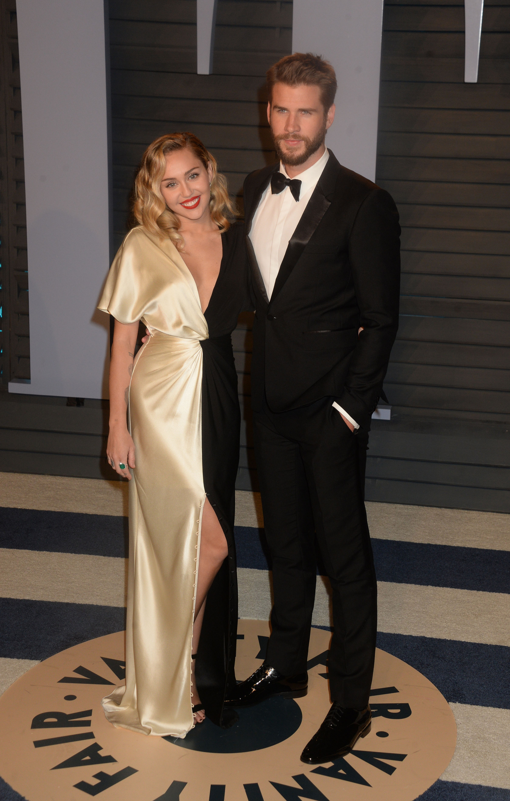 Miley Cyrus & Liam Hemsworth: Σχεδιάζουν μυστικό γάμο;