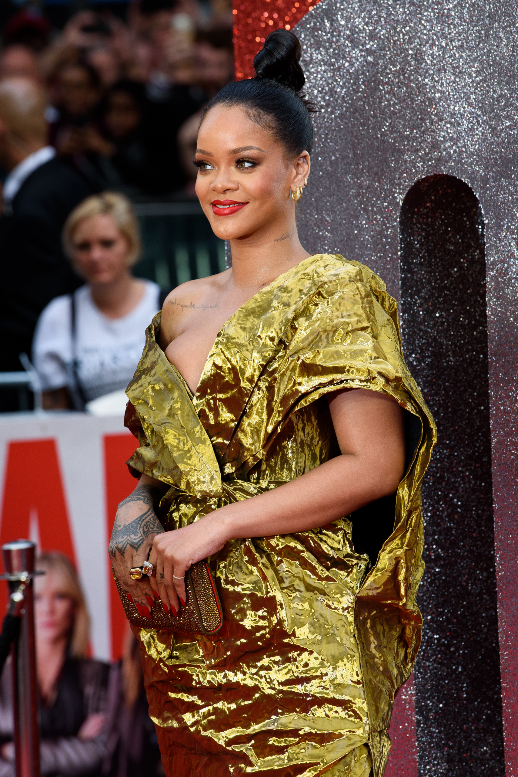 Η Rihanna εντυπωσιάζει για μια ακόμα φορά