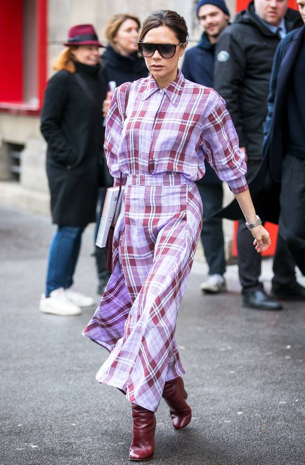 H Victoria Beckham με το καρό της άνοιξης