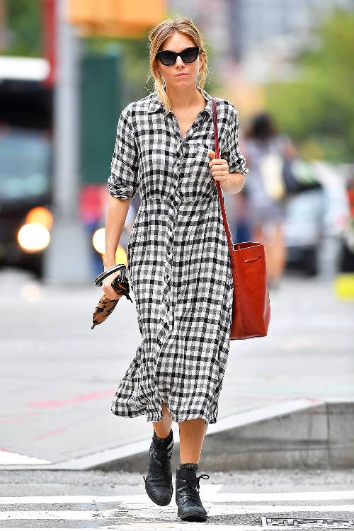 H Sienna Miller με φόρεμα Zara