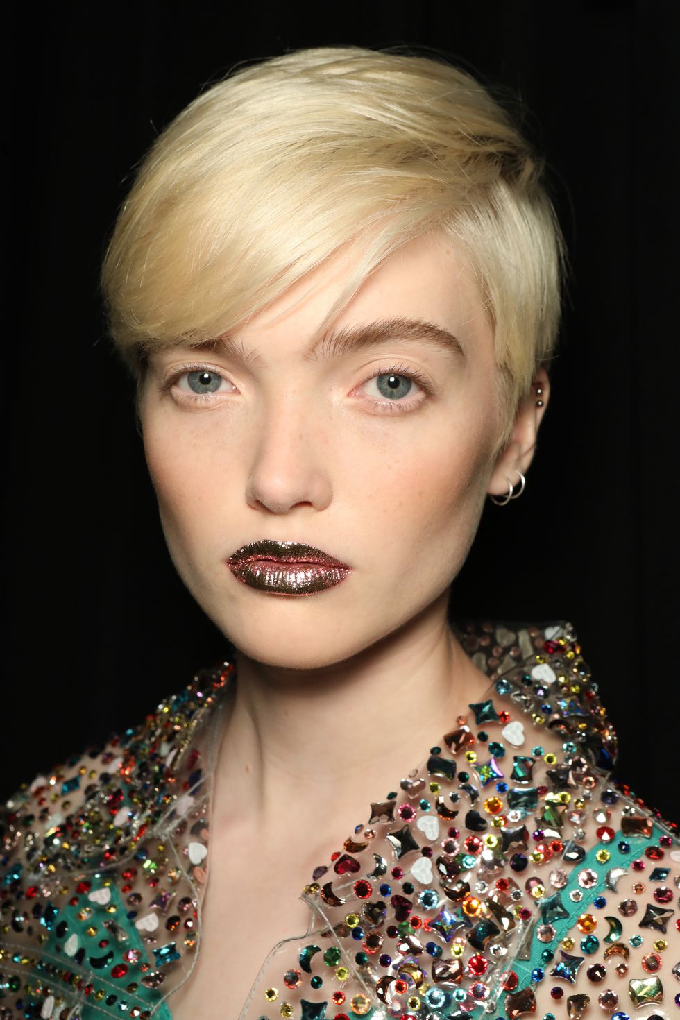 8 glam μακιγιάζ κατευθείαν από τα ντεφιλέ