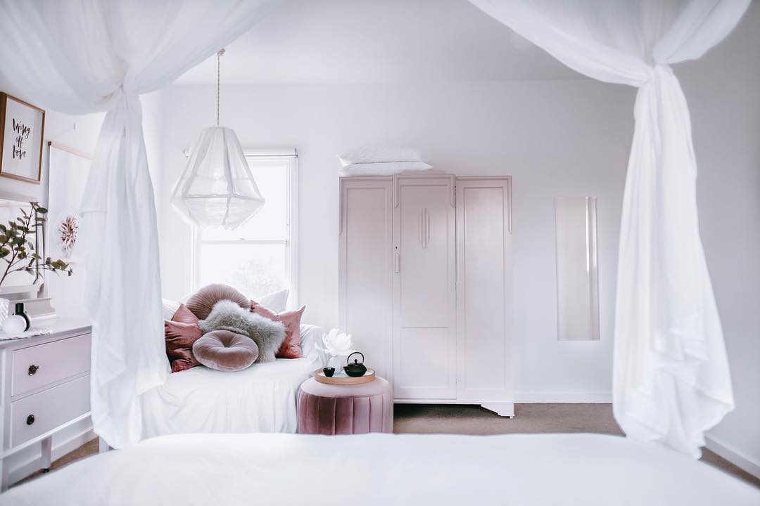 32 γωνιές από ένα ονειρεμένο σπίτι που ξυπνούν τη θηλυκότητα