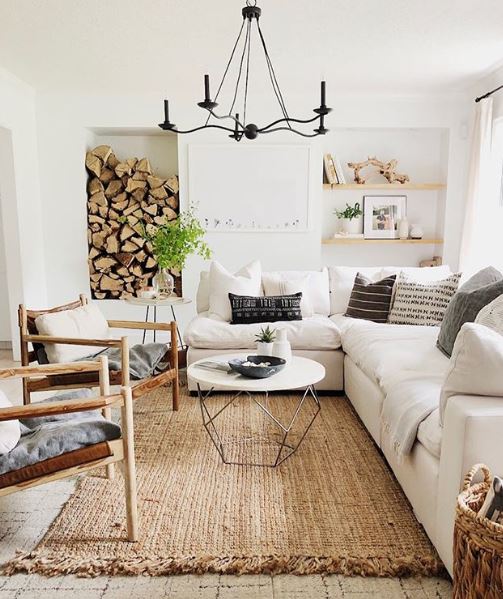 Ένα ατμοσφαιρικό σπίτι με κυρίαρχο στοιχείο το ξύλο