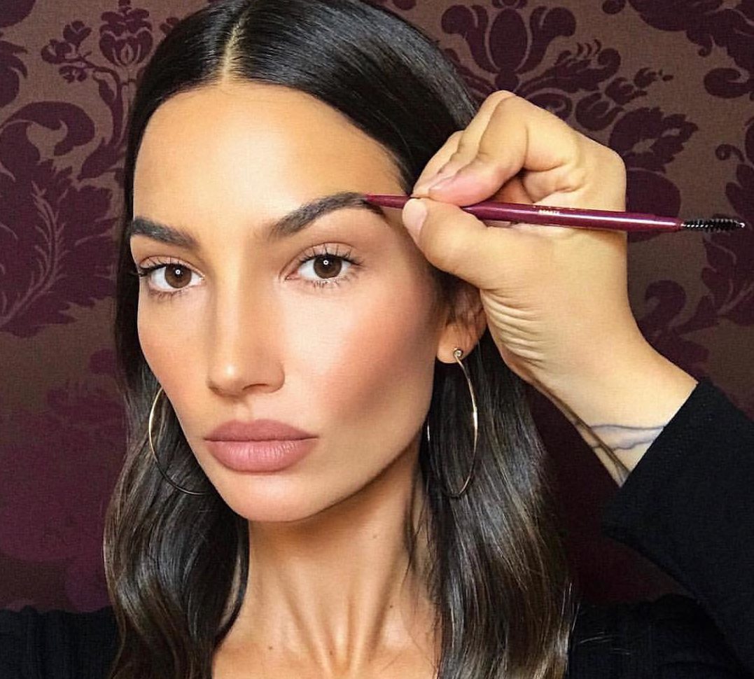 Lily Aldridge: Τα must-have του νεσεσέρ της