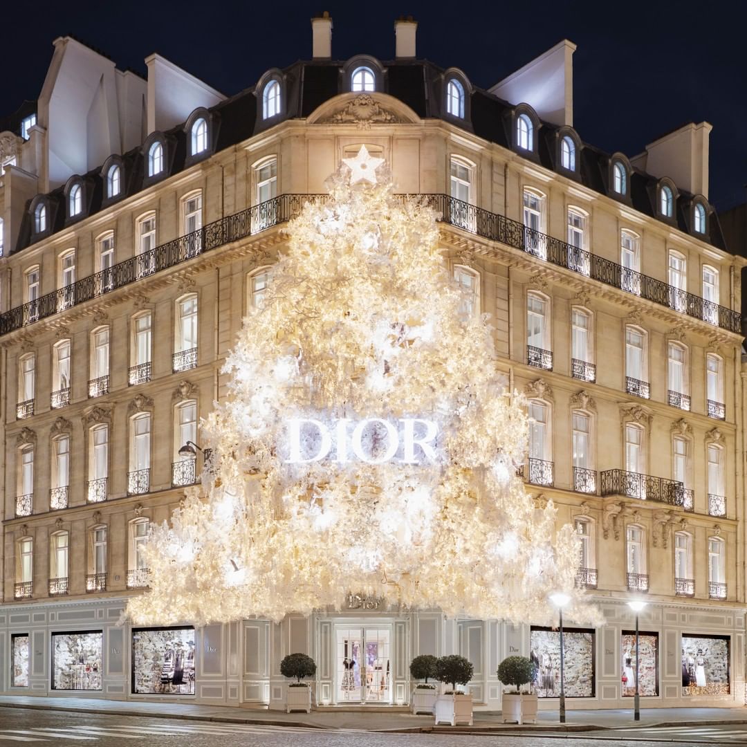 Ο οίκος Dior φόρεσε τα γιορτινά του