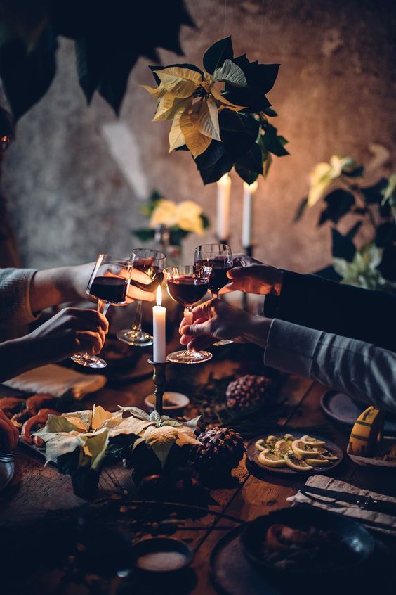 8 tips για να απολαύσεις τις γιορτές χωρίς να βάλεις γραμμάριο