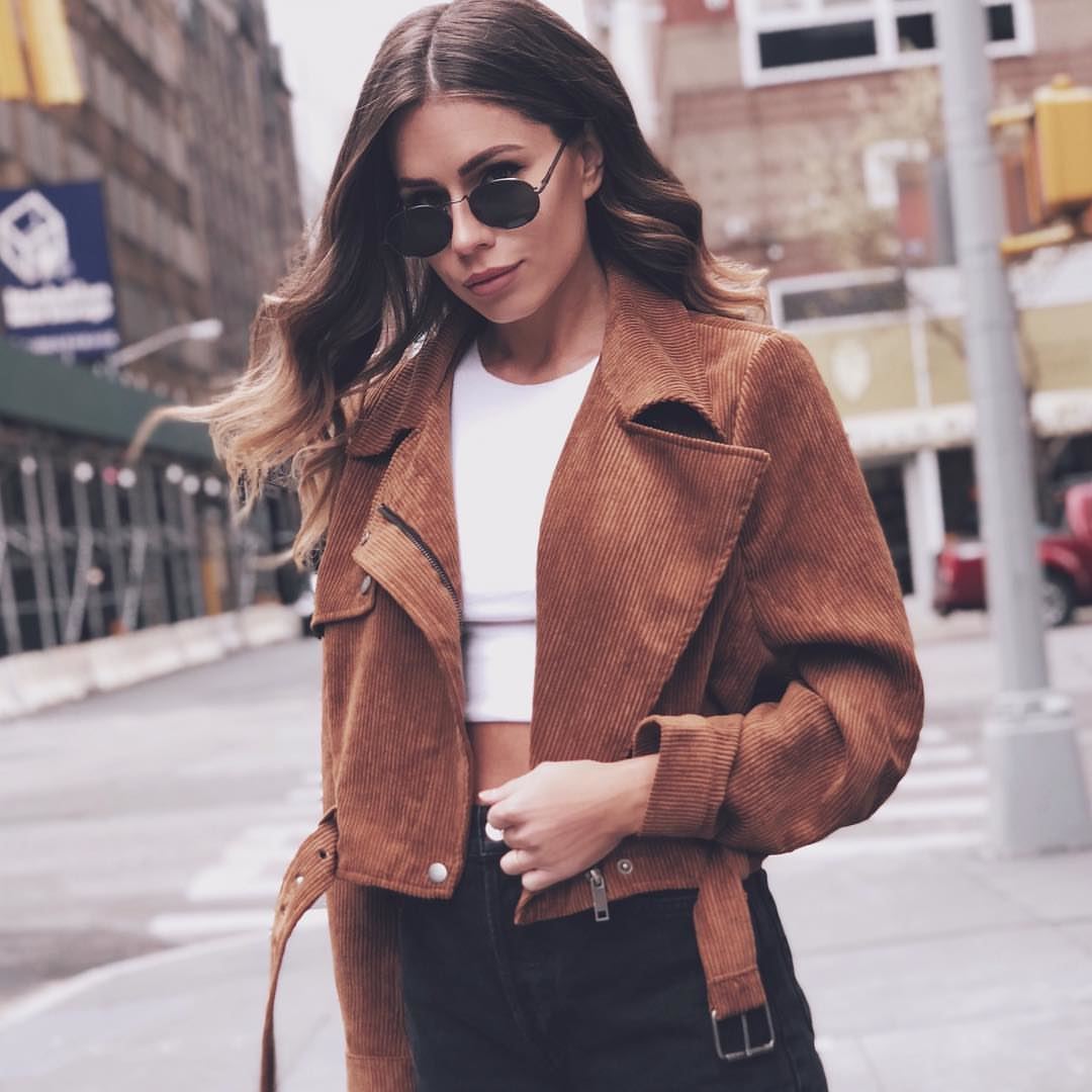 20 casual-chic looks για να απολαύσεις την σημερινή βόλτα στη πόλη
