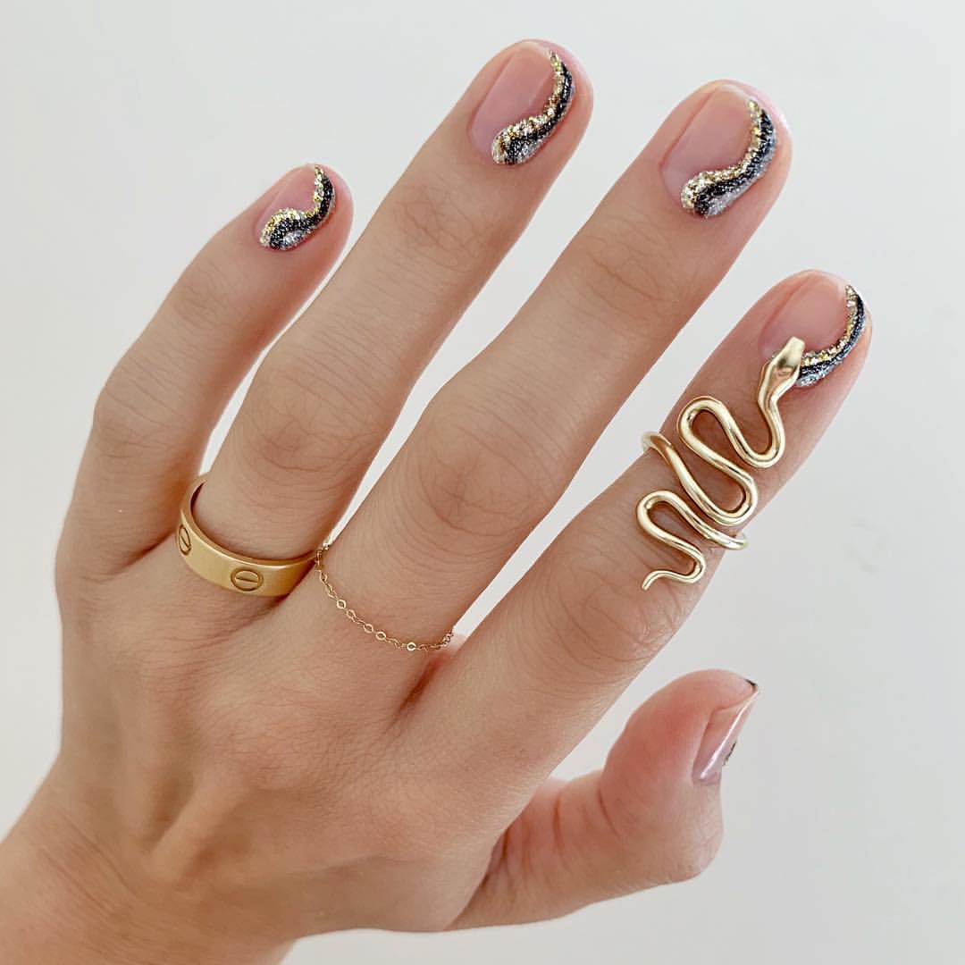 Πάρε ιδέες για τα πιο πρωτότυπα γιορτινά μανικιούρ (12 προτάσεις που θα αγαπήσεις)