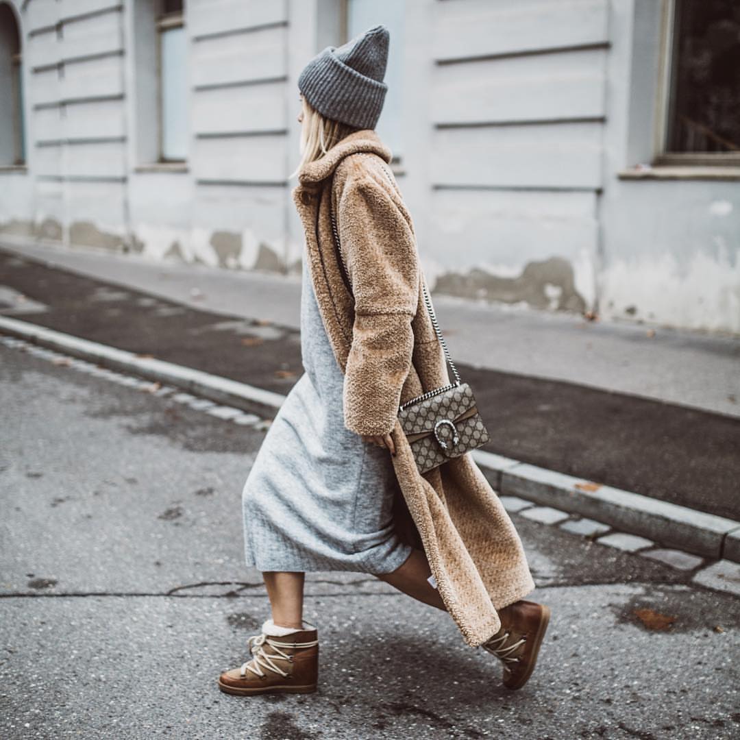 Τα sweater dresses που θα σε κρατήσουν ζεστή όλο το χειμώνα