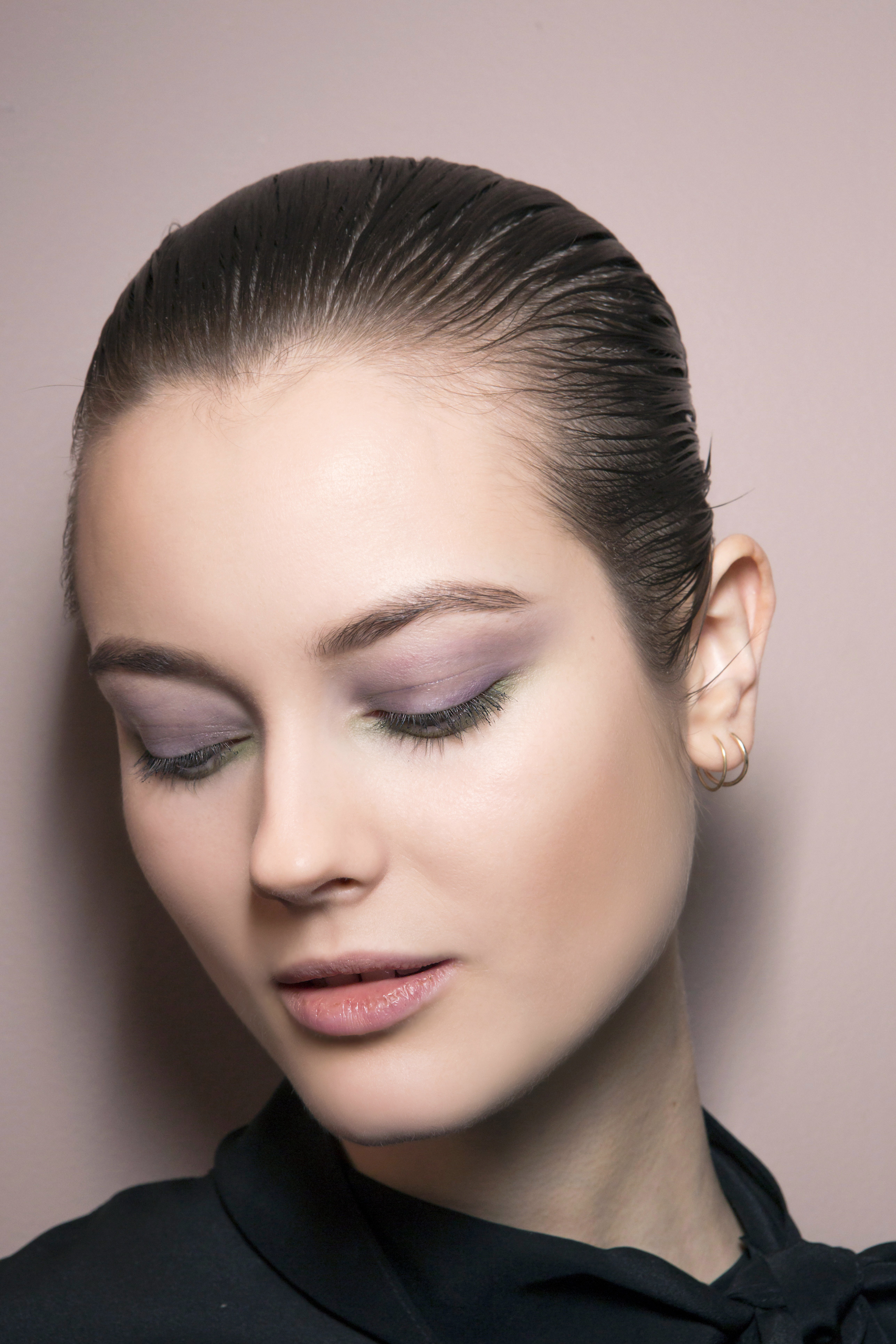 Αυτά τα καλλυντικά πρέπει να υπάρχουν στο μπουντουάρ σου