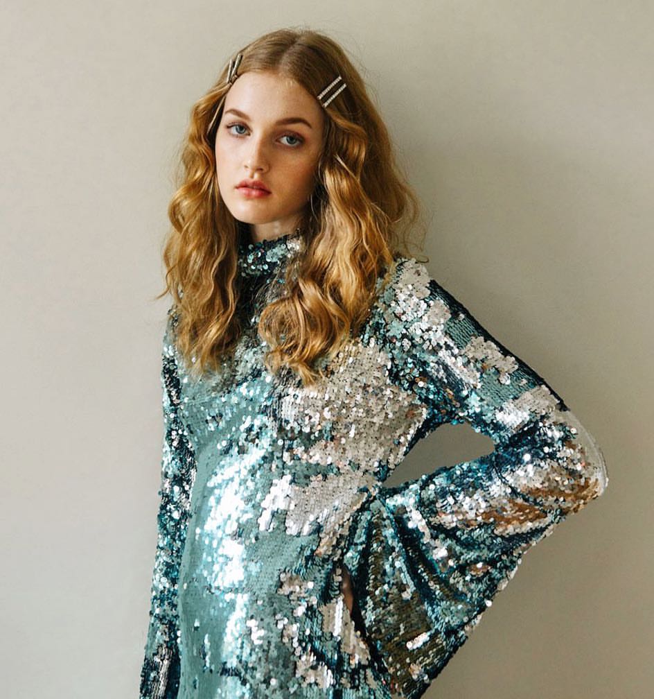 6 εύκολοι τρόποι να δώσεις άλλη διάσταση στα hairdos των γιορτών