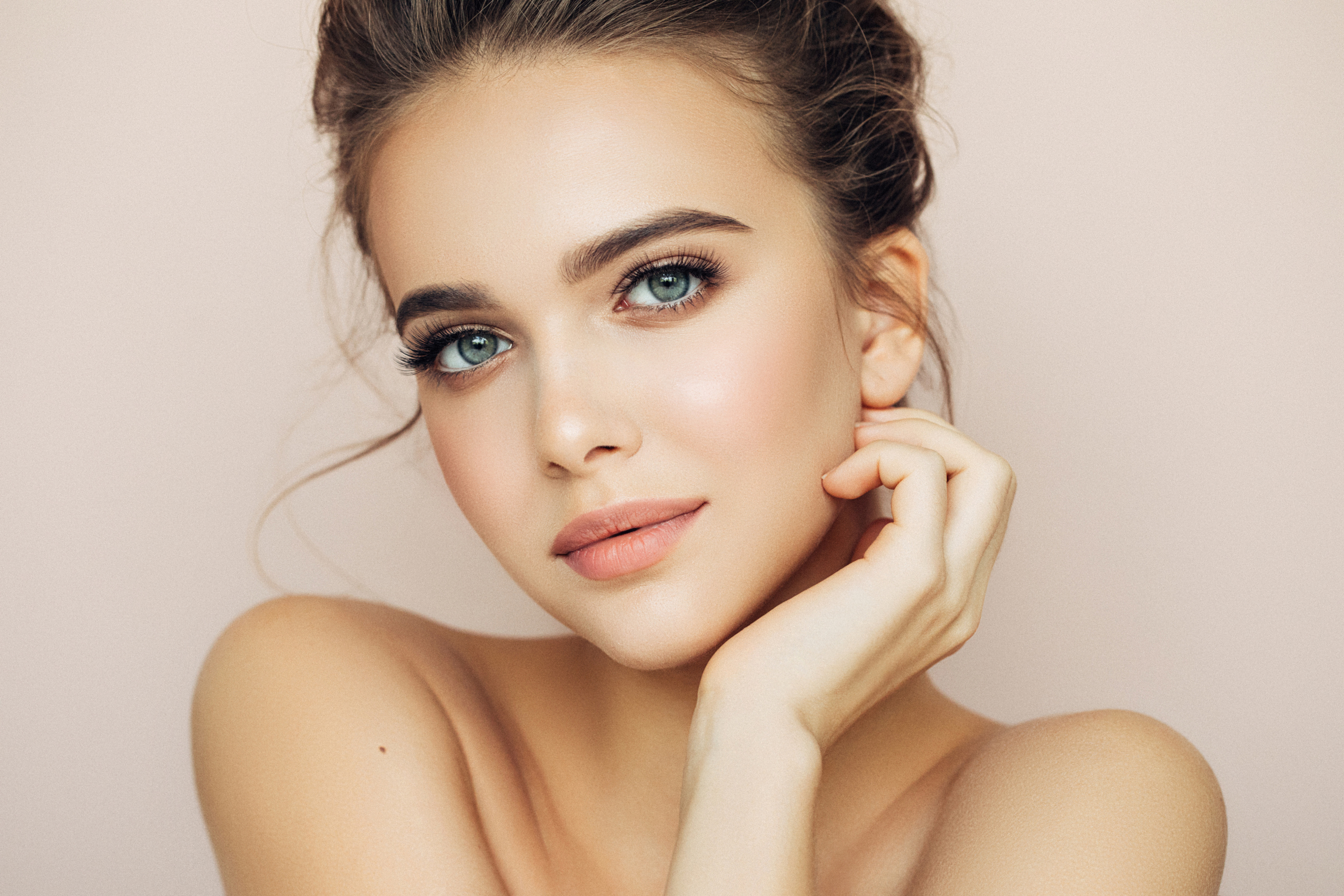 Ανακαλύψαμε το απόλυτο μυστικό ομορφιάς για λαμπερή και νεανική επιδερμίδα