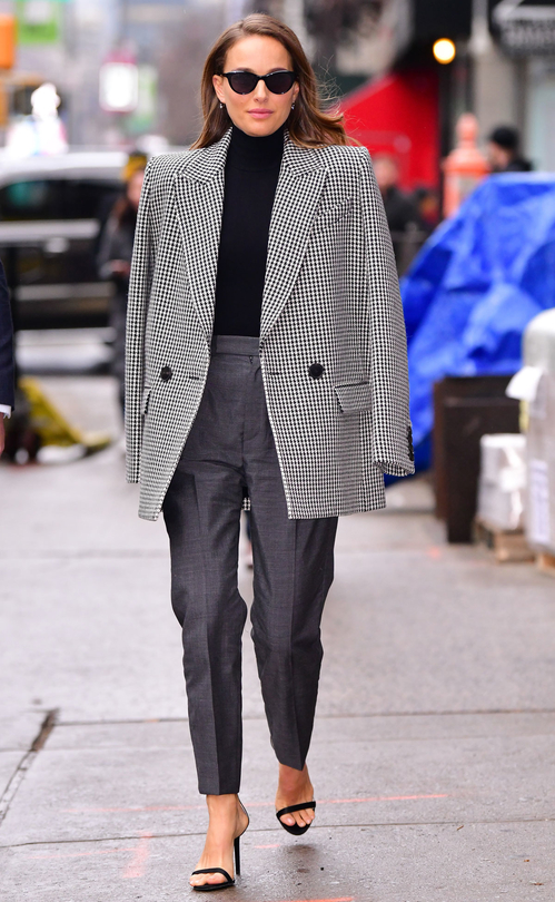 Συμφωνείς πως αυτό είναι το νούμερο 1 outfit για το γραφείο;