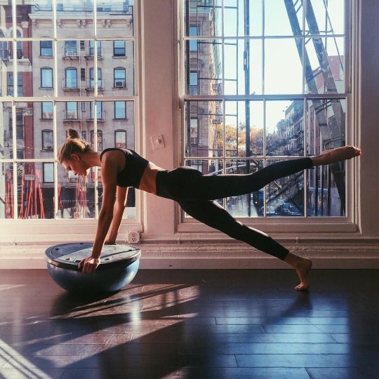 Με αυτό το πρόγραμμα θα παραμείνεις fit χωρίς να πας γυμναστήριο