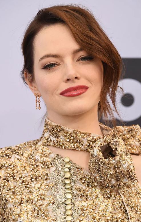 Fringe Fever: Το hair look που κυριαρχεί φέτος και στο κόκκινο χαλί